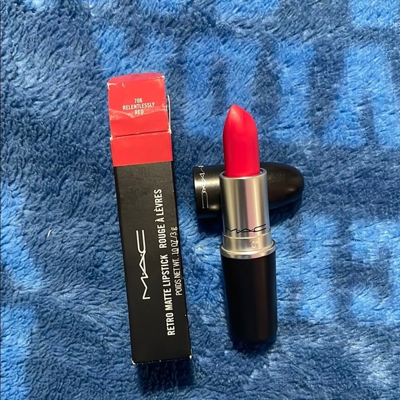 MAC Cosmetics Red Lipstick Vibrant Satin Finish - Picture 1 of 4